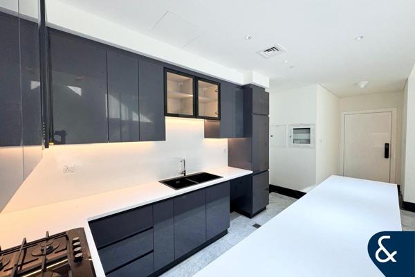 1 Bed | Luxury Living | Canal View | Vacant